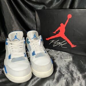 Air Jordan 4 Retro Mid “Military blue”